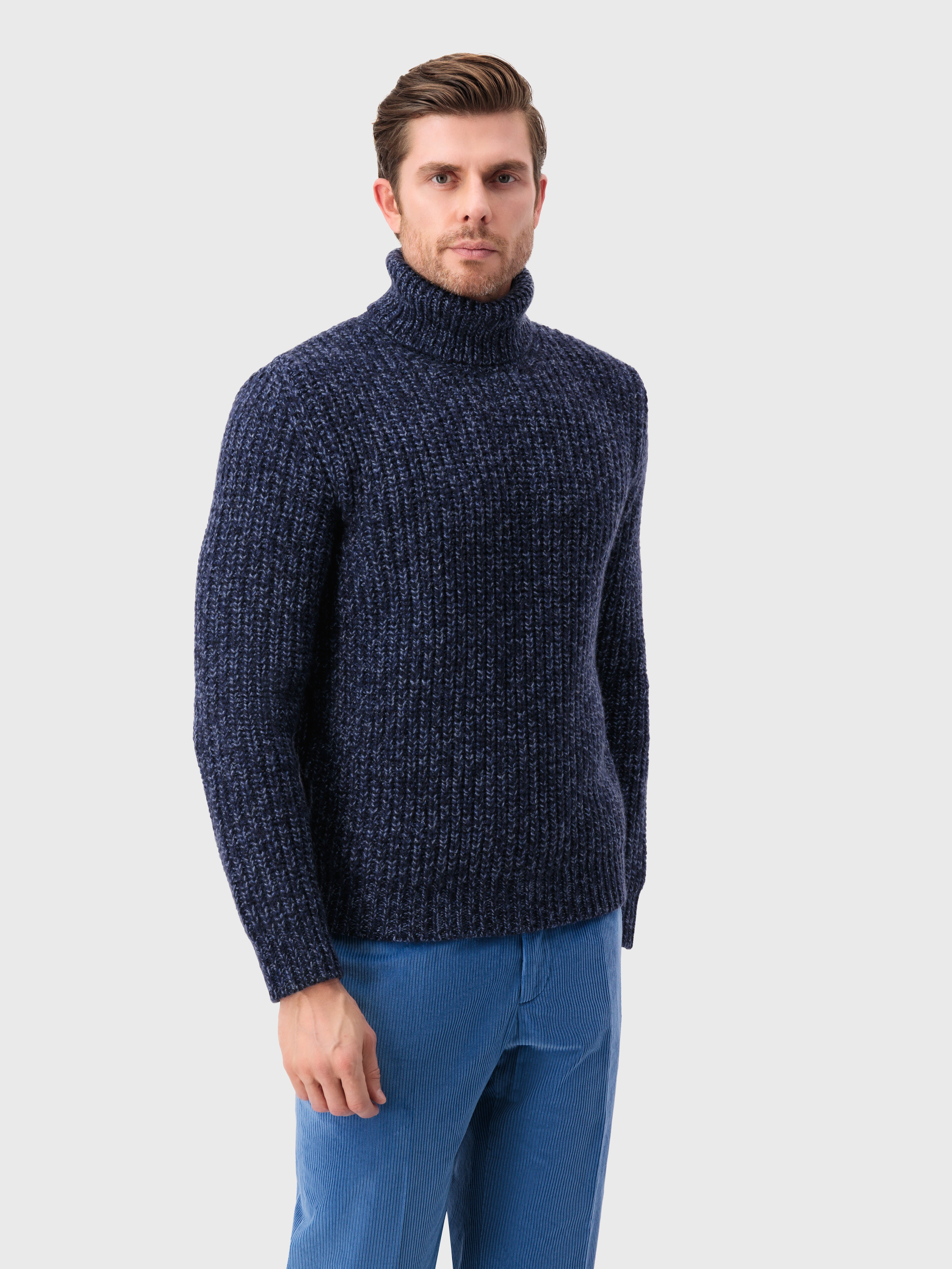 Turtleneck Knit Sweater in Cashmere Dark Navy