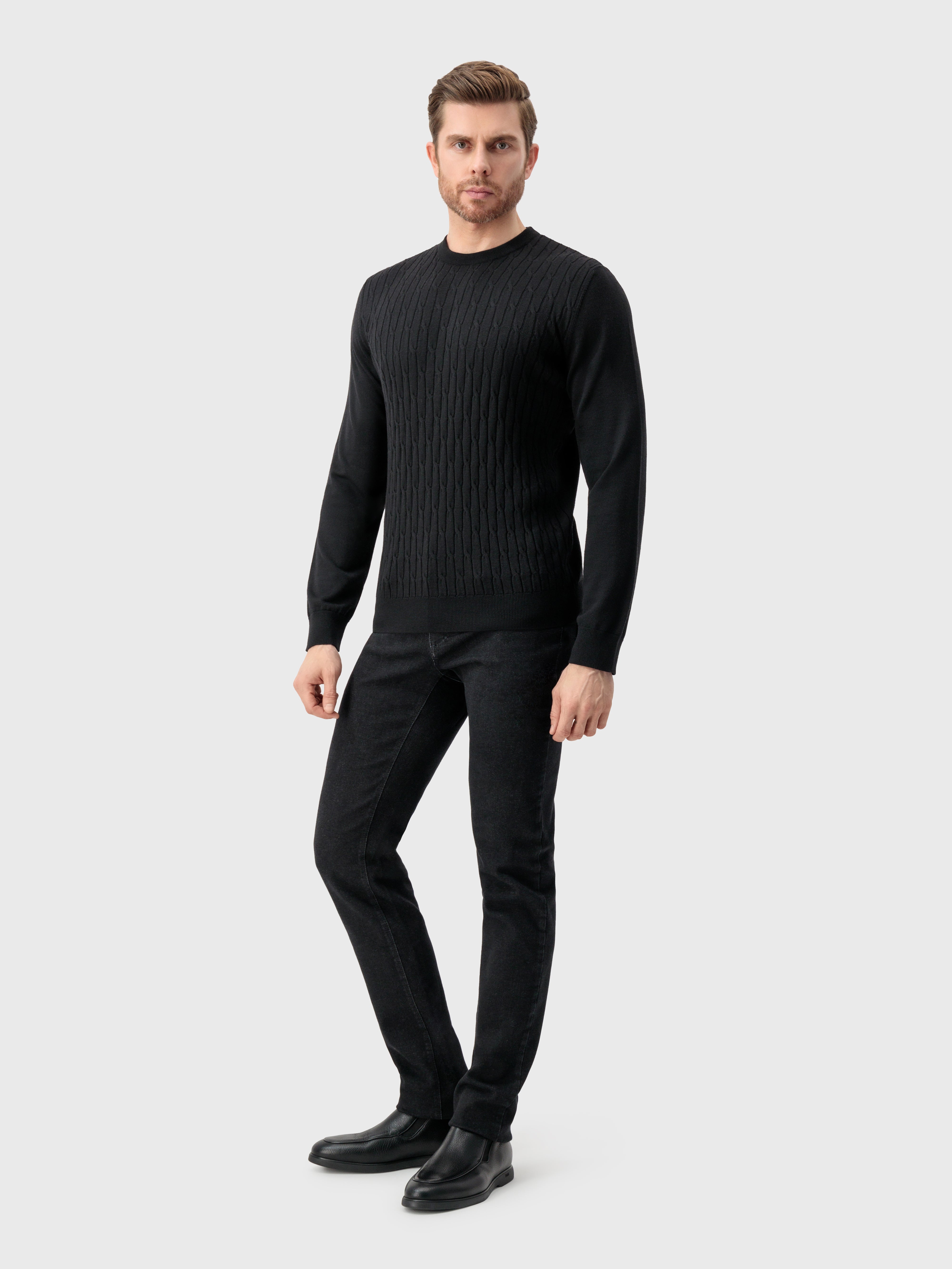 Pullover with Cable Knit Pattern Black