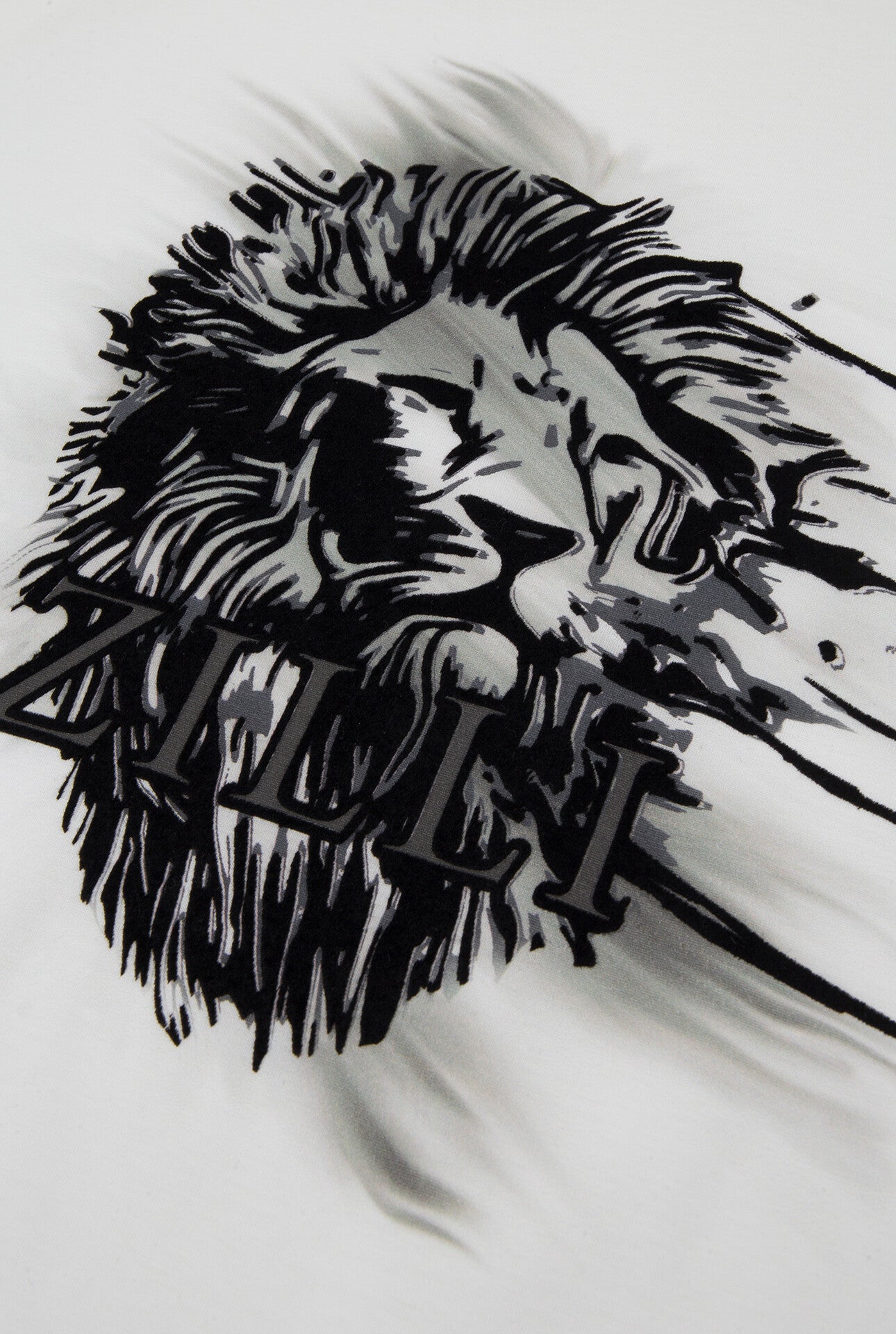 T-shirt with Lion in the Wind Embroidery